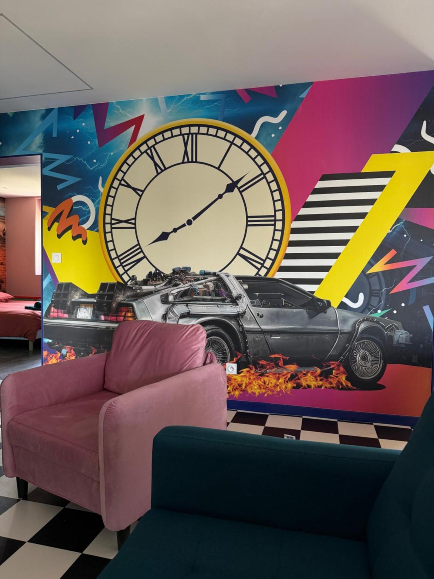 Capsule Retour Vers Le Futur Maubeuge ภายนอก รูปภาพ