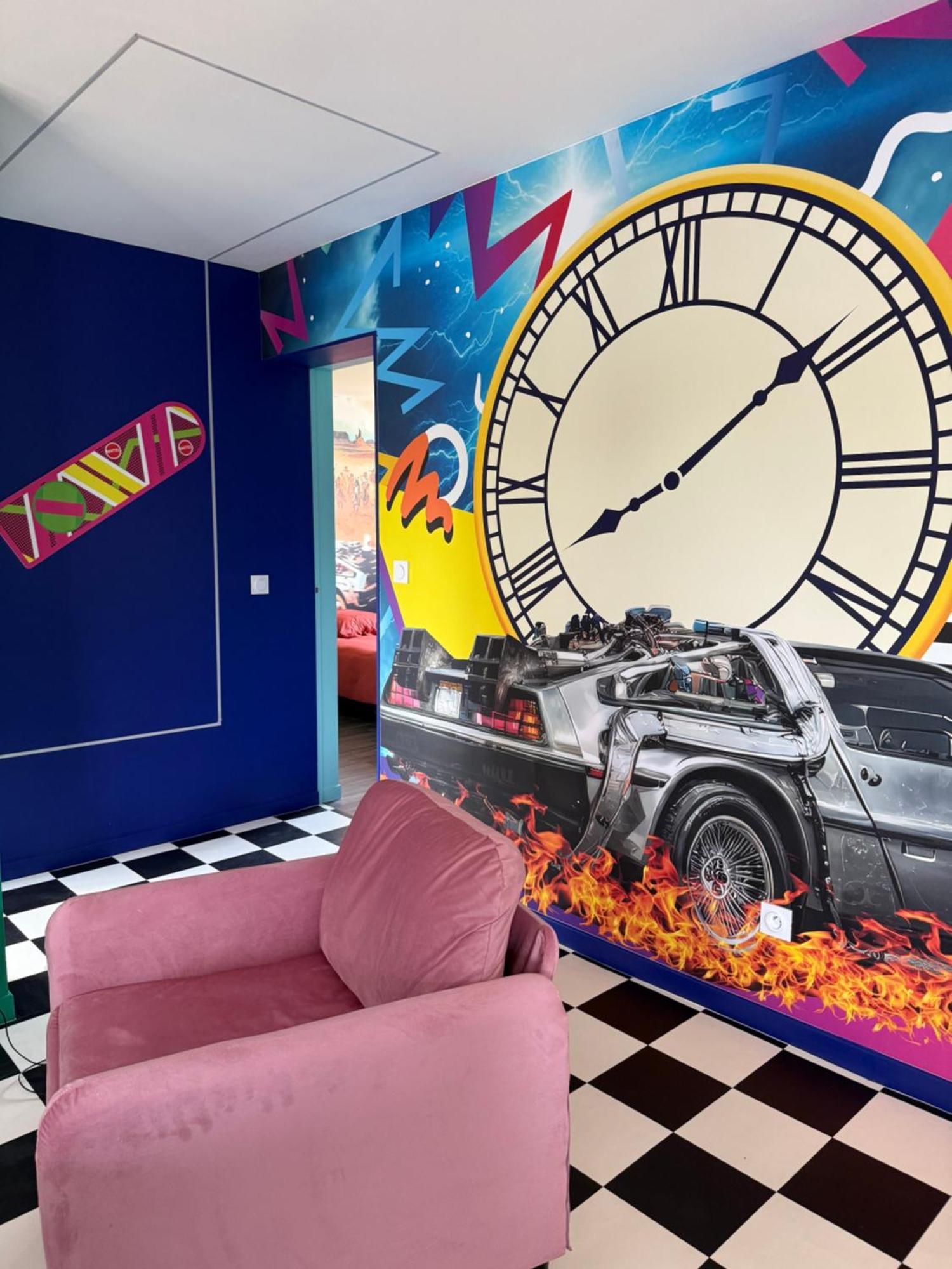 Capsule Retour Vers Le Futur Maubeuge ภายนอก รูปภาพ