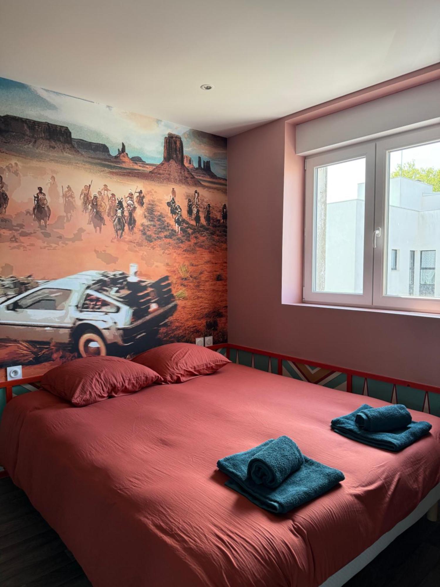 Capsule Retour Vers Le Futur Maubeuge ภายนอก รูปภาพ